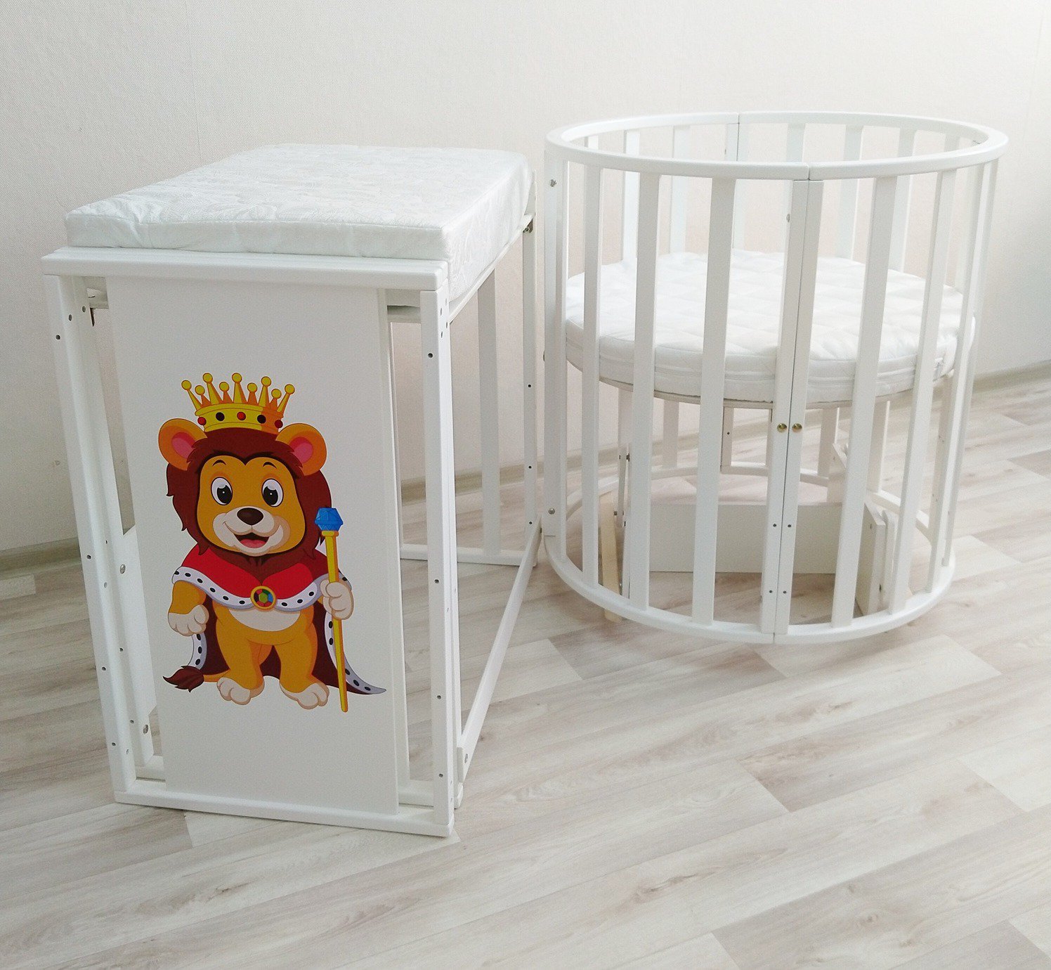 Кроватка-манеж Newborn 7&1 lion king Transform pendulum белая