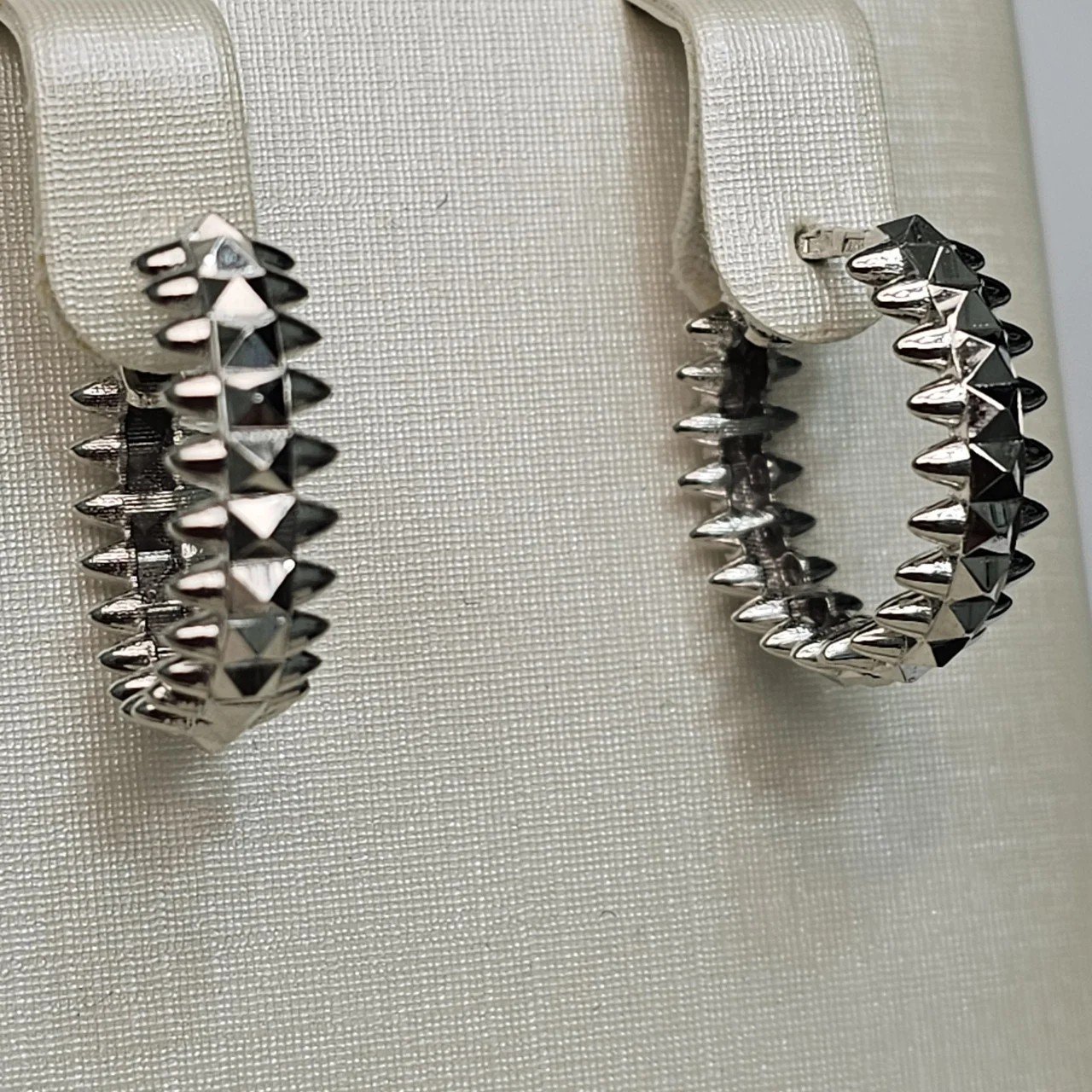 Серьги Deimantas 109167208 3,79гр. купить,NaN