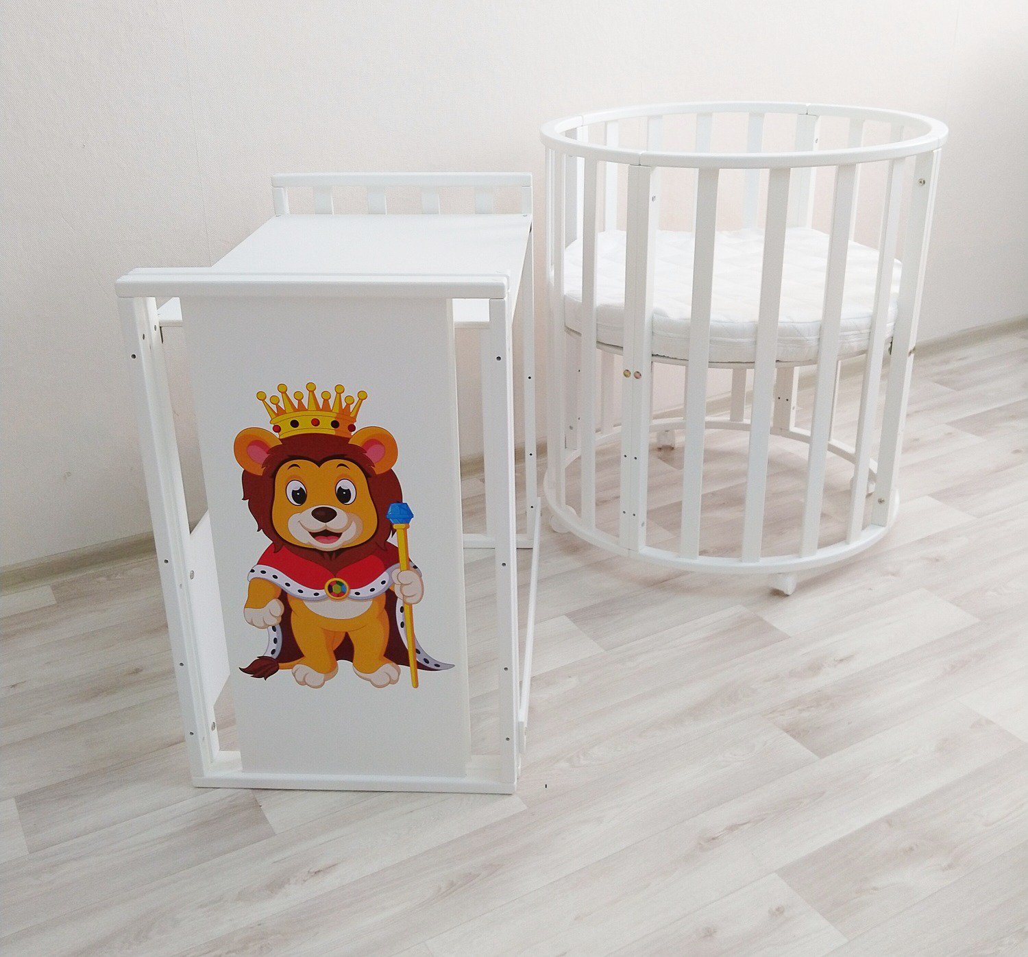 Кроватка-манеж Newborn 7&1 lion king 2 mattresses белая