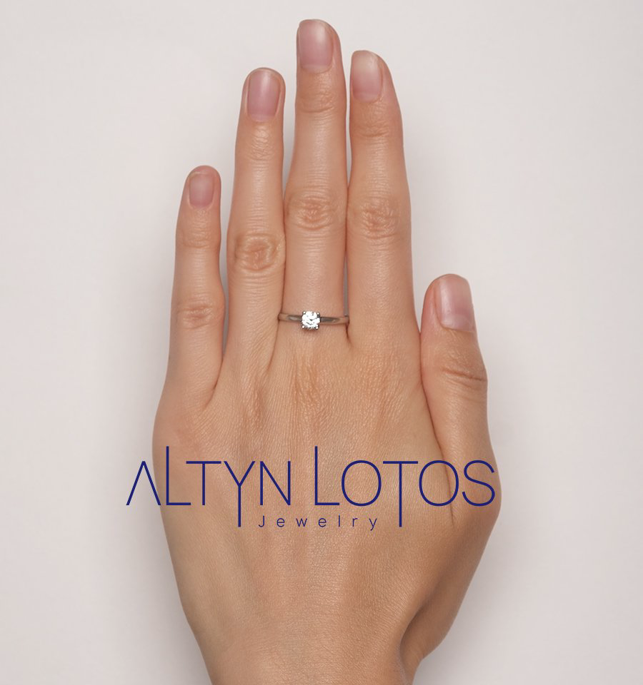 Кольцо Кристалл NM697 17р 1,98гр. купить,NaN