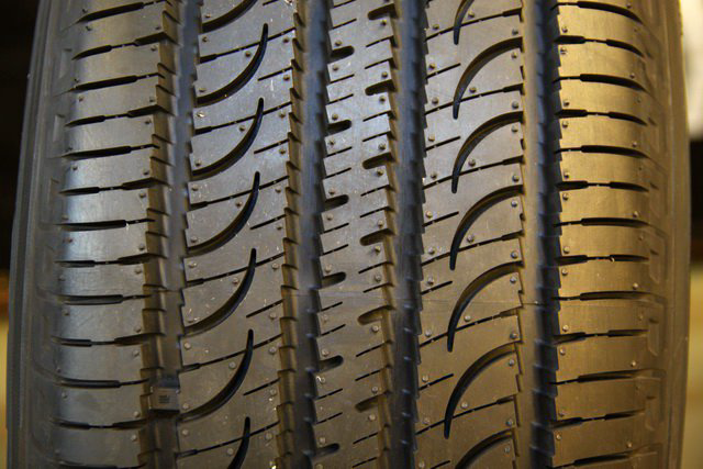 Шина Yokohama G055 235/55 R17 99H летняя купить,54990
