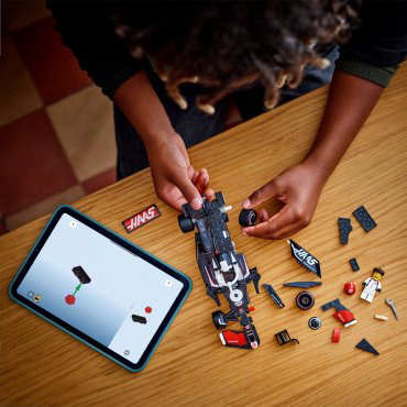 Конструктор LEGO Гоночный автомобиль MoneyGram Haas F1 Team VF-24, деталей 242 шт купить,NaN