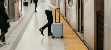 Чемодан Xiaomi Xiaomi NINETYGO Manhattan Frame Luggage 24"/66 л Dark Blue поликарбонат 66 синий купить,NaN