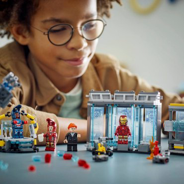 Конструктор LEGO Лаборатория Железного Человека: Зал Доспехов, деталей 384 шт купить,NaN