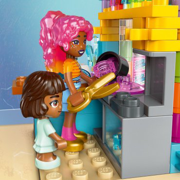 Конструктор LEGO Кондитерская Хартлейк Сити, деталей 376 шт купить,NaN