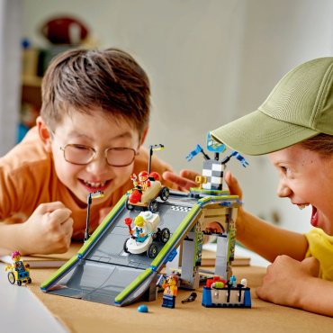 Конструктор LEGO Гоночная трасса страмплином, деталей 436 шт