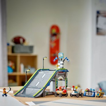 Конструктор LEGO Гоночная трасса страмплином, деталей 436 шт купить,NaN