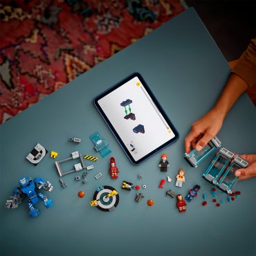 Конструктор LEGO Лаборатория Железного человека: Зал доспехов, деталей 384 шт купить,NaN