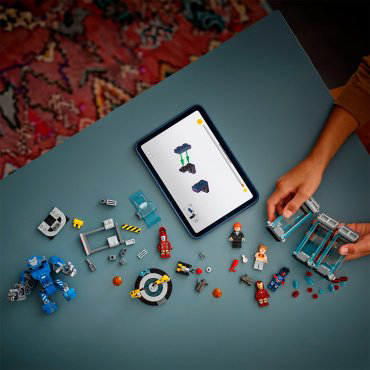 Конструктор LEGO Лаборатория Железного человека: Зал доспехов, деталей 384 шт купить,NaN
