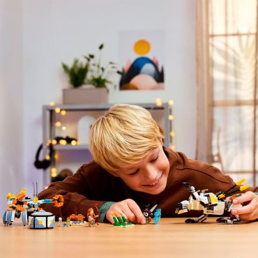 Конструктор LEGO Элой и Варл против Шелл-Уокера и Савтуза, деталей 768 шт