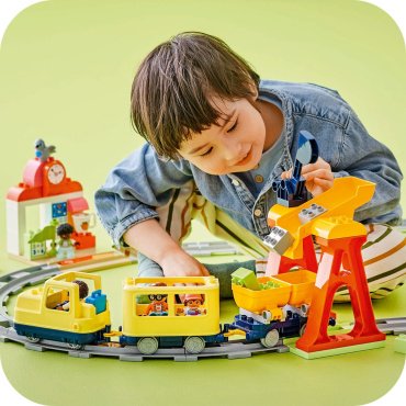 Конструктор LEGO Большой интерактивный пассажирский поезд, деталей 103 шт купить,NaN