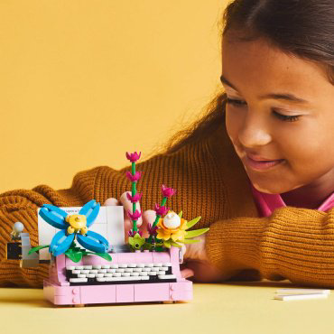 Конструктор LEGO Пишущая машинка с цветами, деталей 363 шт купить,22710