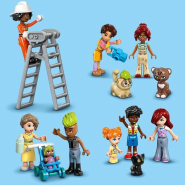 Конструктор LEGO Квартиры и магазины Хартлейк Сити Friends, деталей 2040 шт купить,0