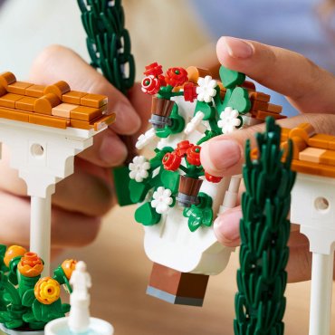 Конструктор LEGO Сад с фонтаном , деталей 1302 шт