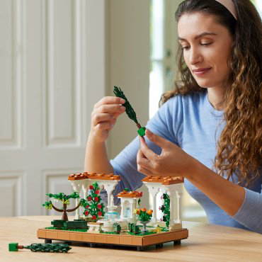 Конструктор LEGO Сад с фонтаном , деталей 1302 шт купить,NaN