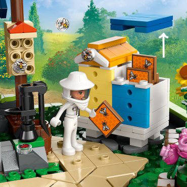 Конструктор LEGO Дом пчеловода и цветник, деталей 1161 шт купить,NaN