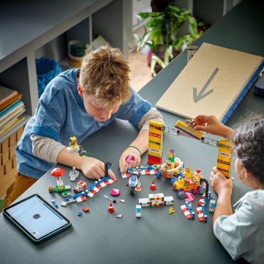 Конструктор LEGO Малышка Пич и набор Гран-При , деталей 823 шт