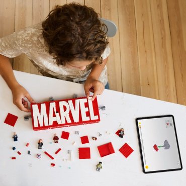 Конструктор LEGO Логотип и минифигурки, деталей 931 шт - ForteMarket Конструктор LEGO Логотип и минифигурки, деталей 931 шт купить,0