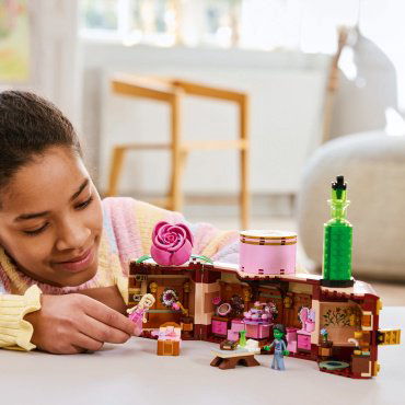 Конструктор LEGO Спальня Глинды и Эльфабы Wicked, деталей 740 шт купить,NaN