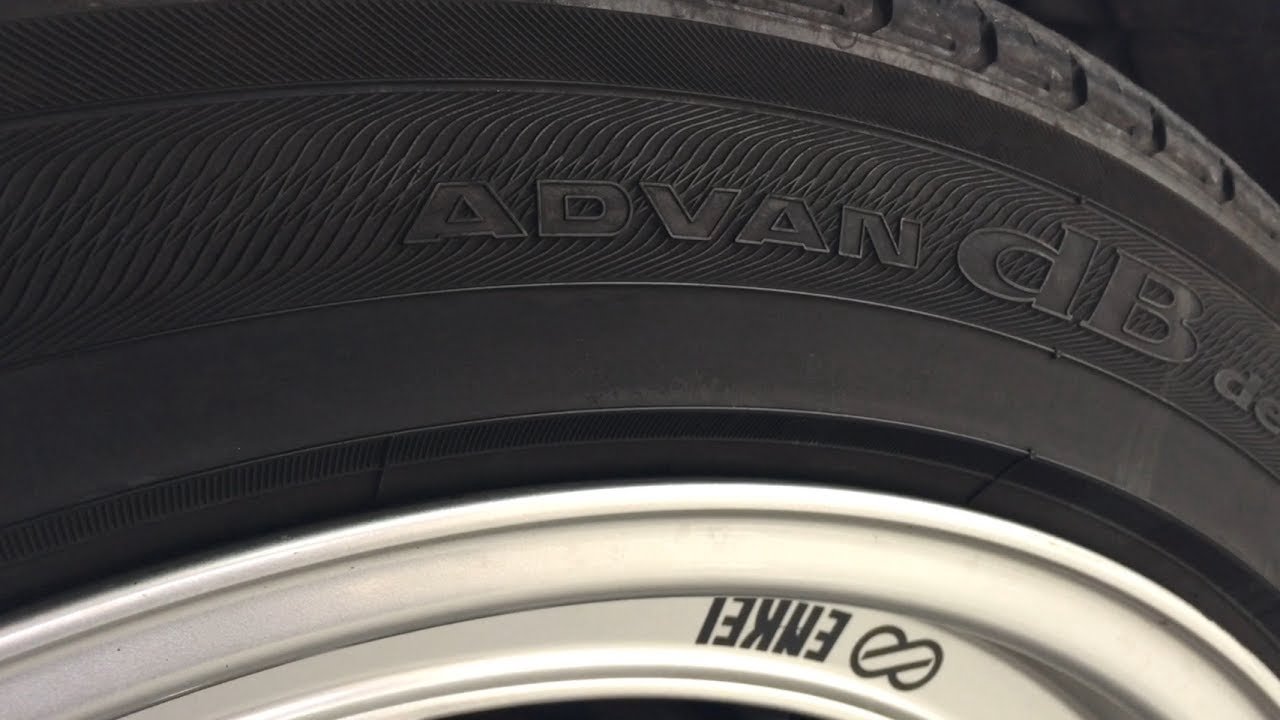 Шина Yokohama Advan DB V552 215/55 R17 94W летняя купить,49010