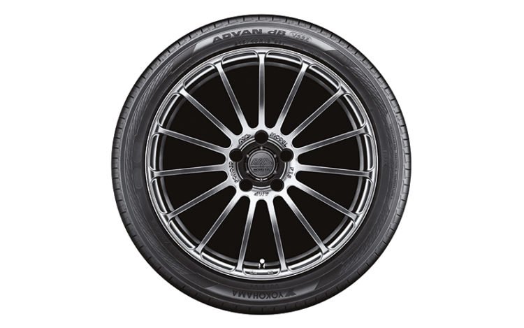 Шина Yokohama Advan DB V552 215/60 R16 95V летняя