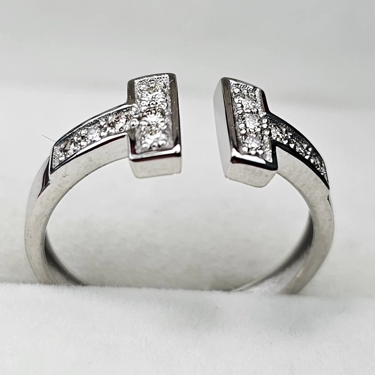 Кольцо Deimantas 109816760 17р 2,32гр. купить,NaN