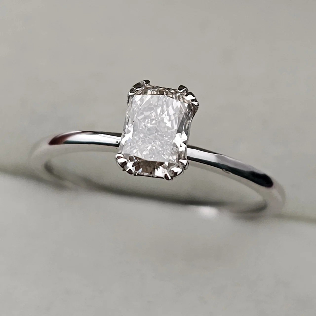 Кольцо Deimantas Радиант 109784271 17,5р 1,45гр. купить,NaN
