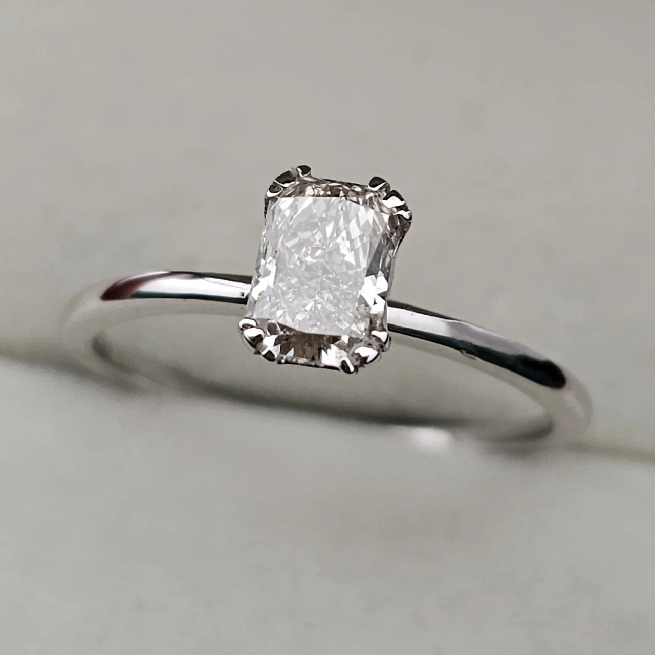 Кольцо Deimantas Радиант 109784271 17,5р 1,45гр. купить,NaN