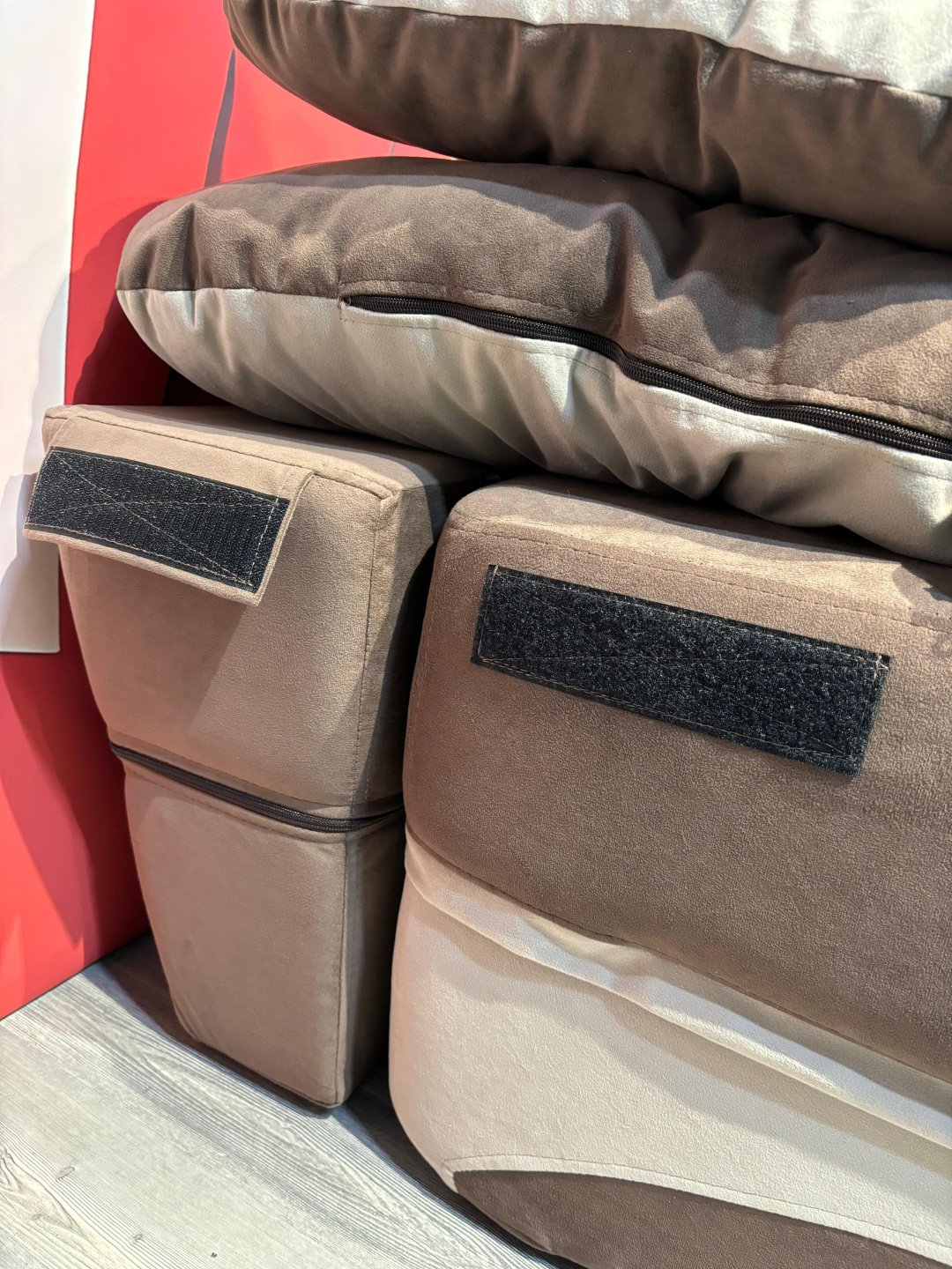 Бескаркасный диван PRESTIGE MEBEL Perinka, 200х90 см, обивка велюр, коричневый купить,240000