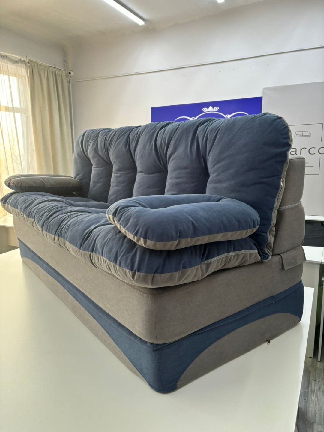 Бескаркасный диван PRESTIGE MEBEL Perinka, 200х90 см, обивка велюр, серый купить,240000