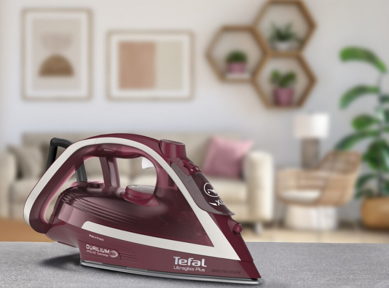 Утюг Tefal Ultragliss Plus FV6820E0 бордовый купить,0