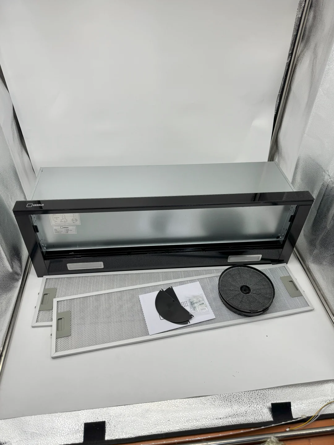 Вытяжка Dessus DH-902B черно-серебристая
