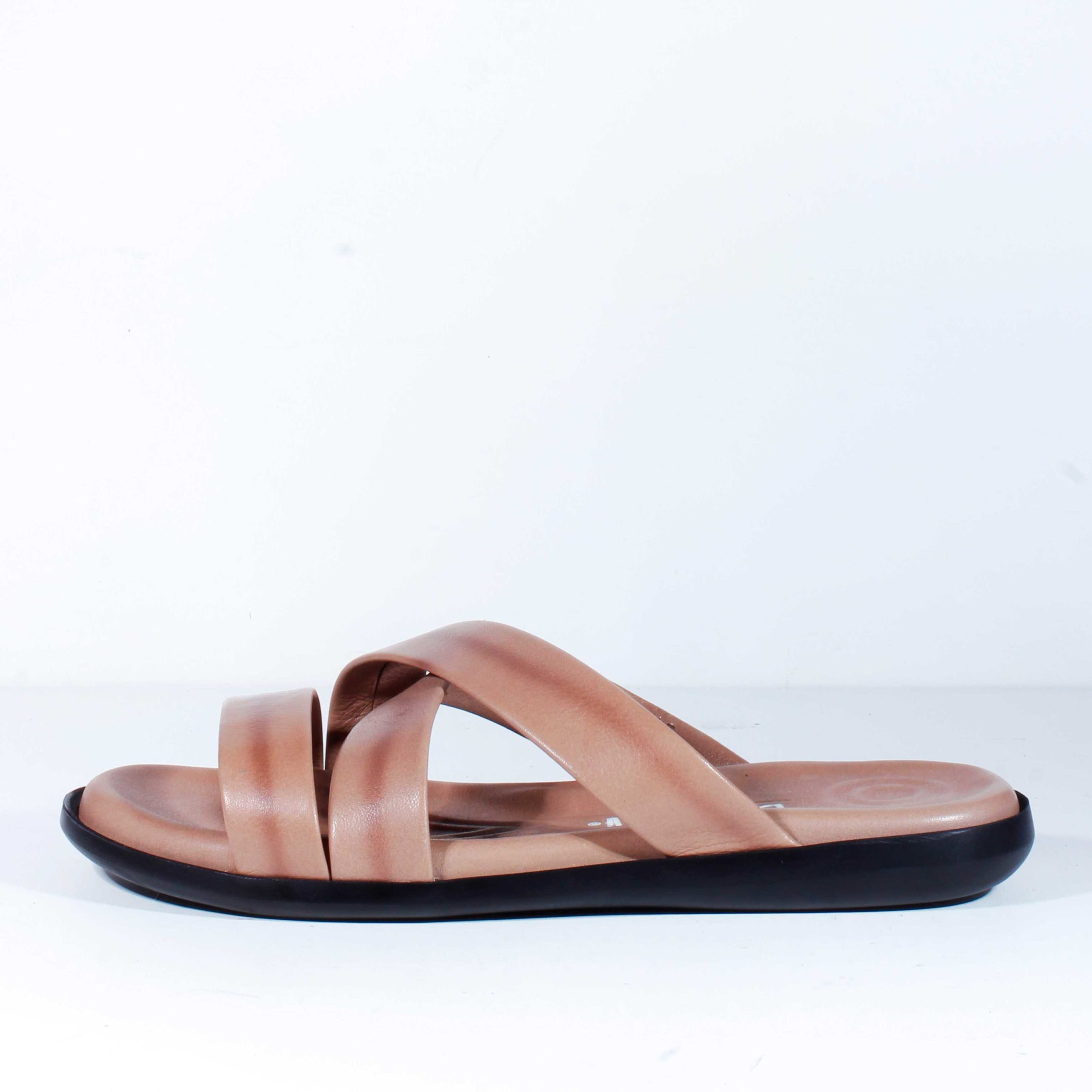 Шлепанцы Bravelli 16 camel 44