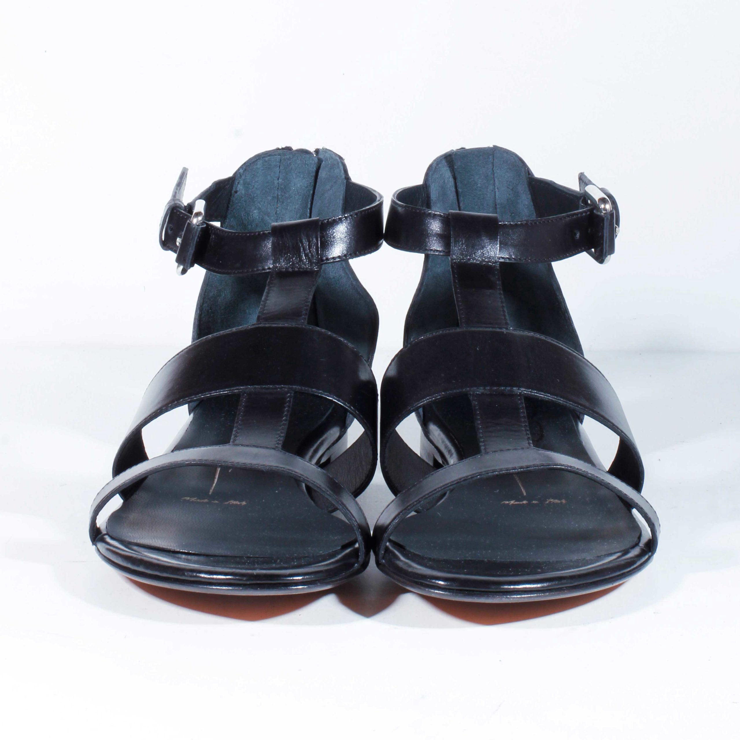 Сандалии De Robert 3676 S-VITELLO NERO F.65X black 35.5 купить,NaN