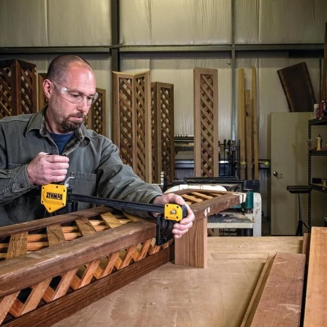 Струбцина быстрозажимная DeWALT 600 мм арт. DWHT0-83186