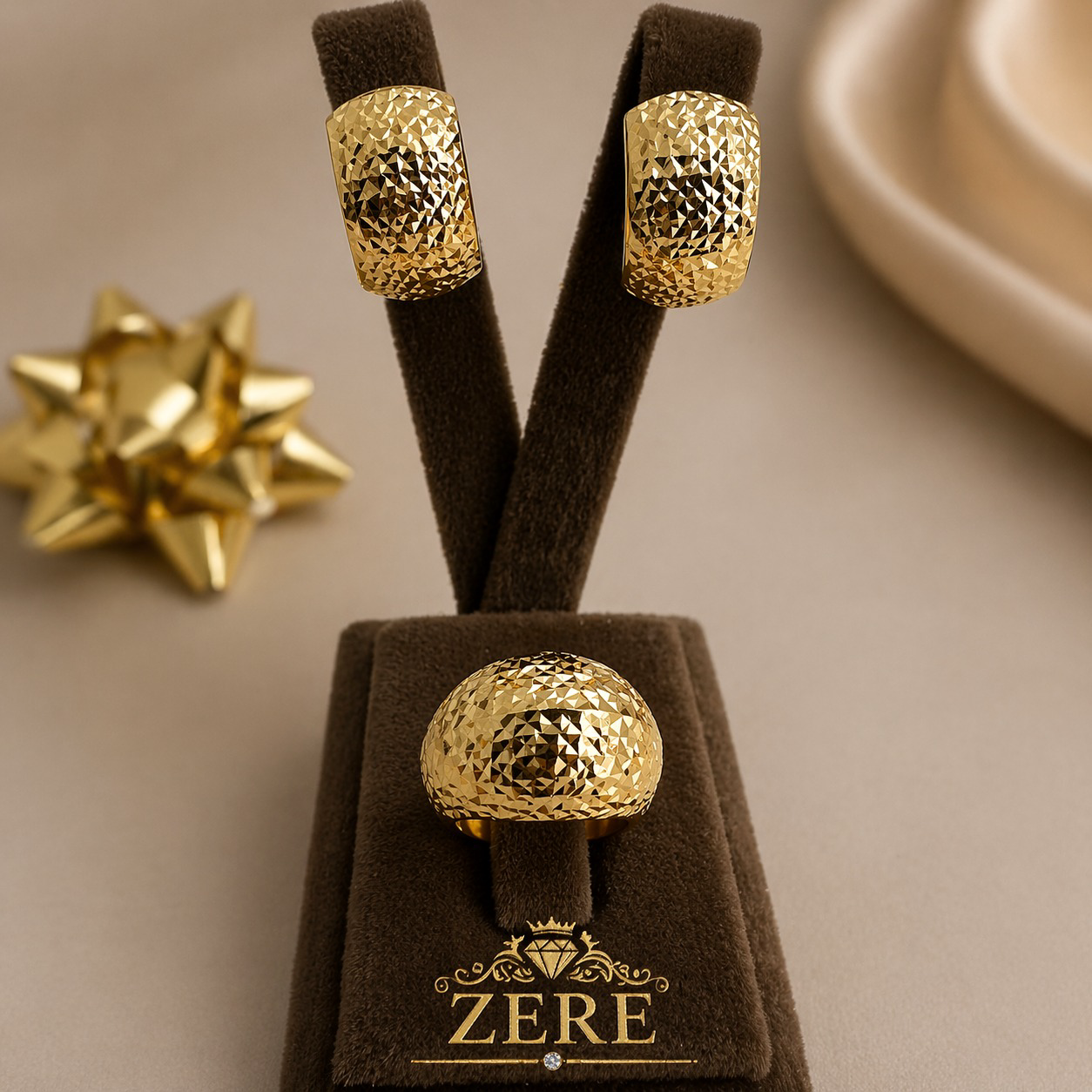 Комплект Zere ZR040405 золото 5.6гр 18р купить,492100