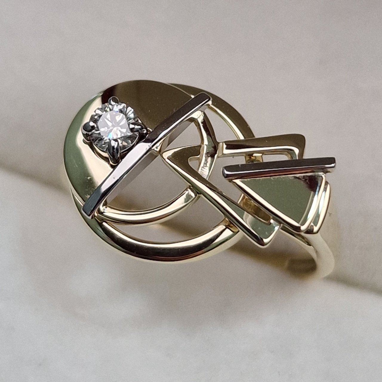 Кольцо Deimantas 102927619 17р 2,85гр 0,12ct. купить,NaN