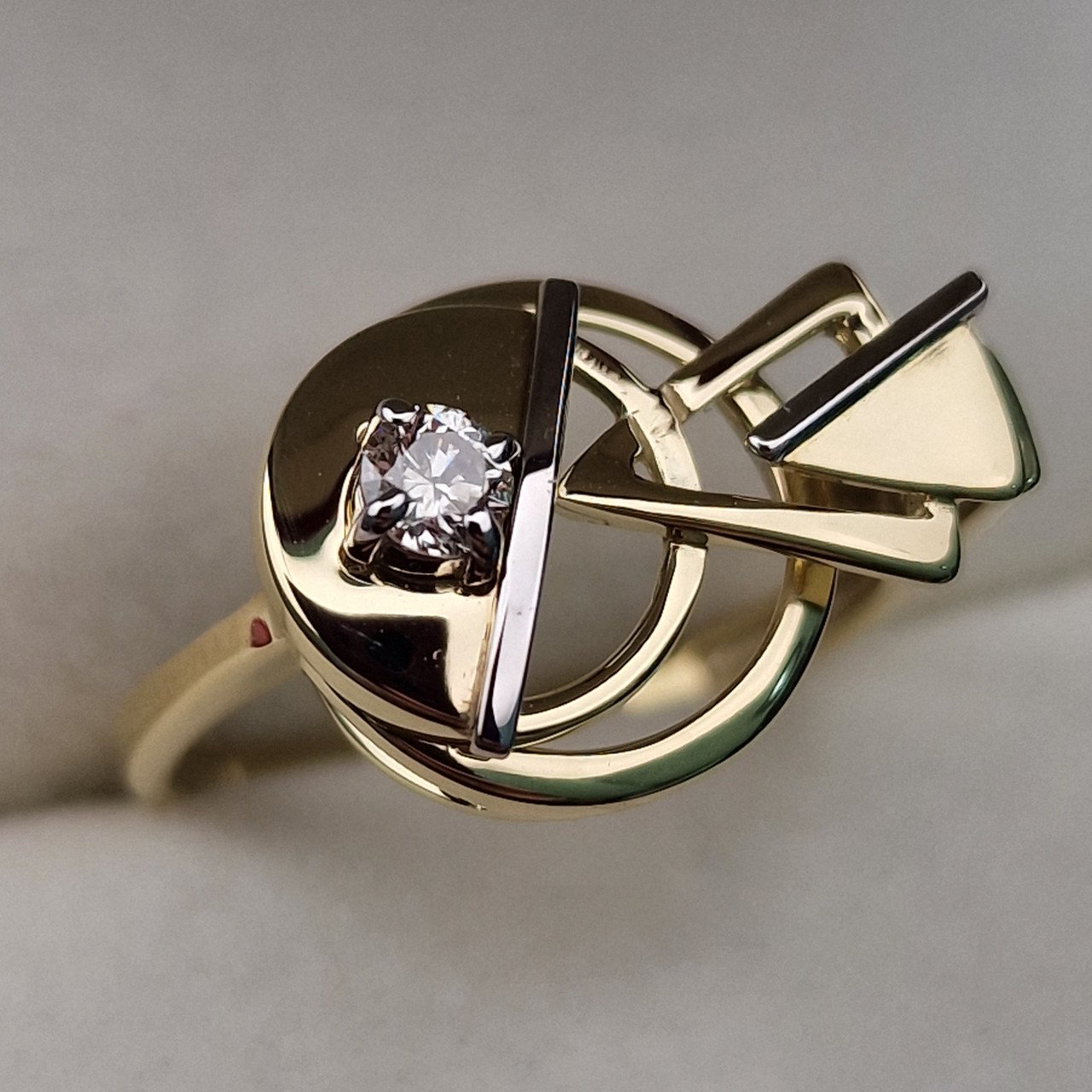 Кольцо Deimantas 102927619 17р 2,85гр 0,12ct. купить,NaN