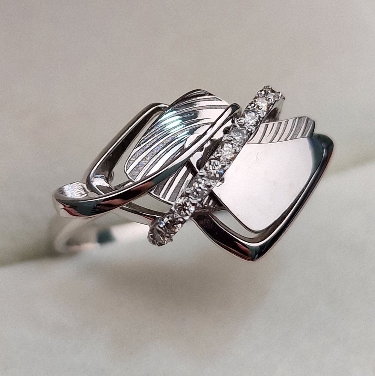 Кольцо Deimantas 102927632 17,5р 2,71гр 0,103ct. купить,NaN