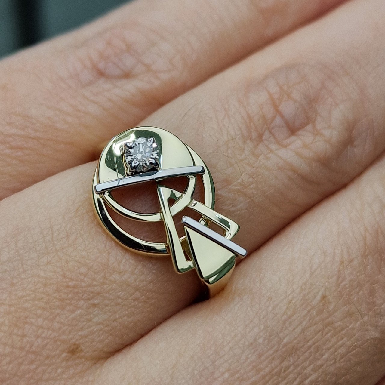Кольцо Deimantas 102927619 17р 2,85гр 0,12ct. купить,NaN