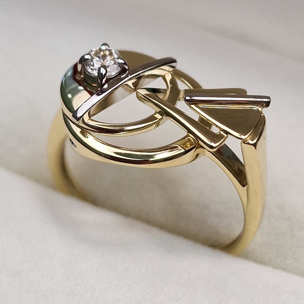 Кольцо Deimantas 102927619 17р 2,85гр 0,12ct. купить,NaN
