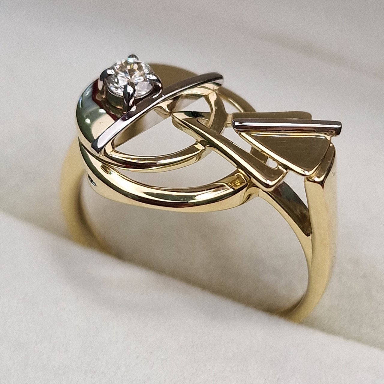 Кольцо Deimantas 102927619 17р 2,85гр 0,12ct. купить,NaN