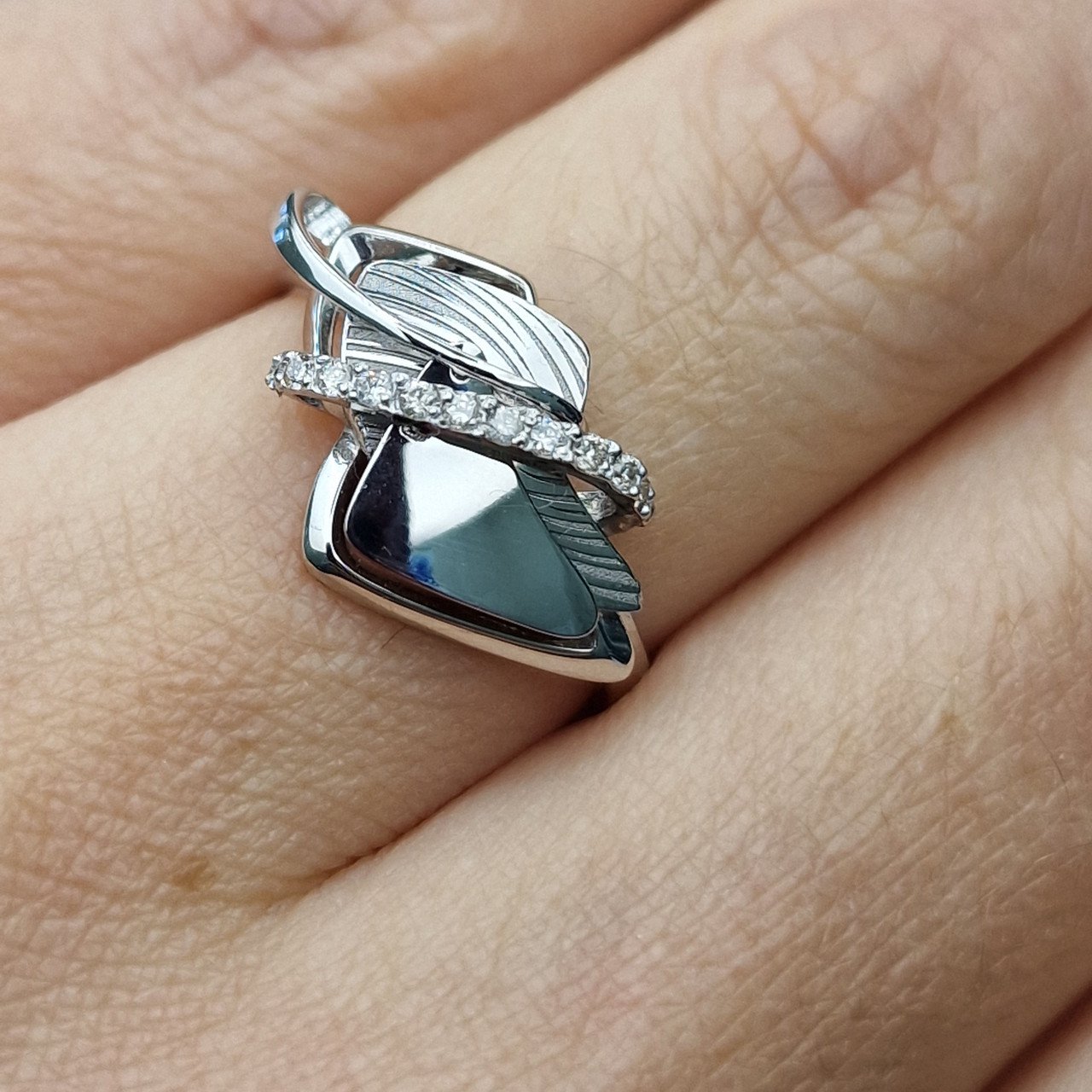 Кольцо Deimantas 102927632 17,5р 2,71гр 0,103ct. купить,NaN