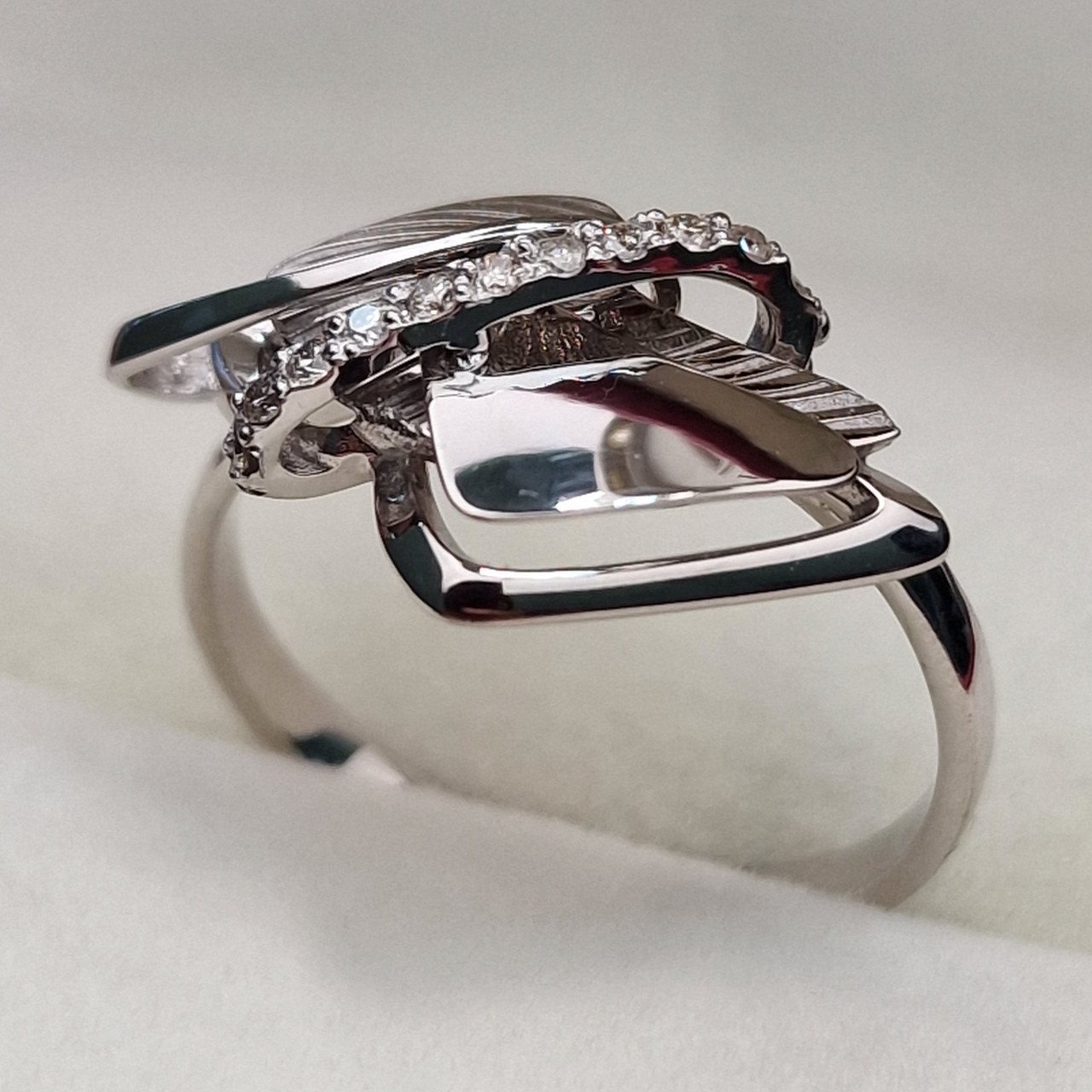 Кольцо Deimantas 102927632 17,5р 2,71гр 0,103ct. купить,NaN