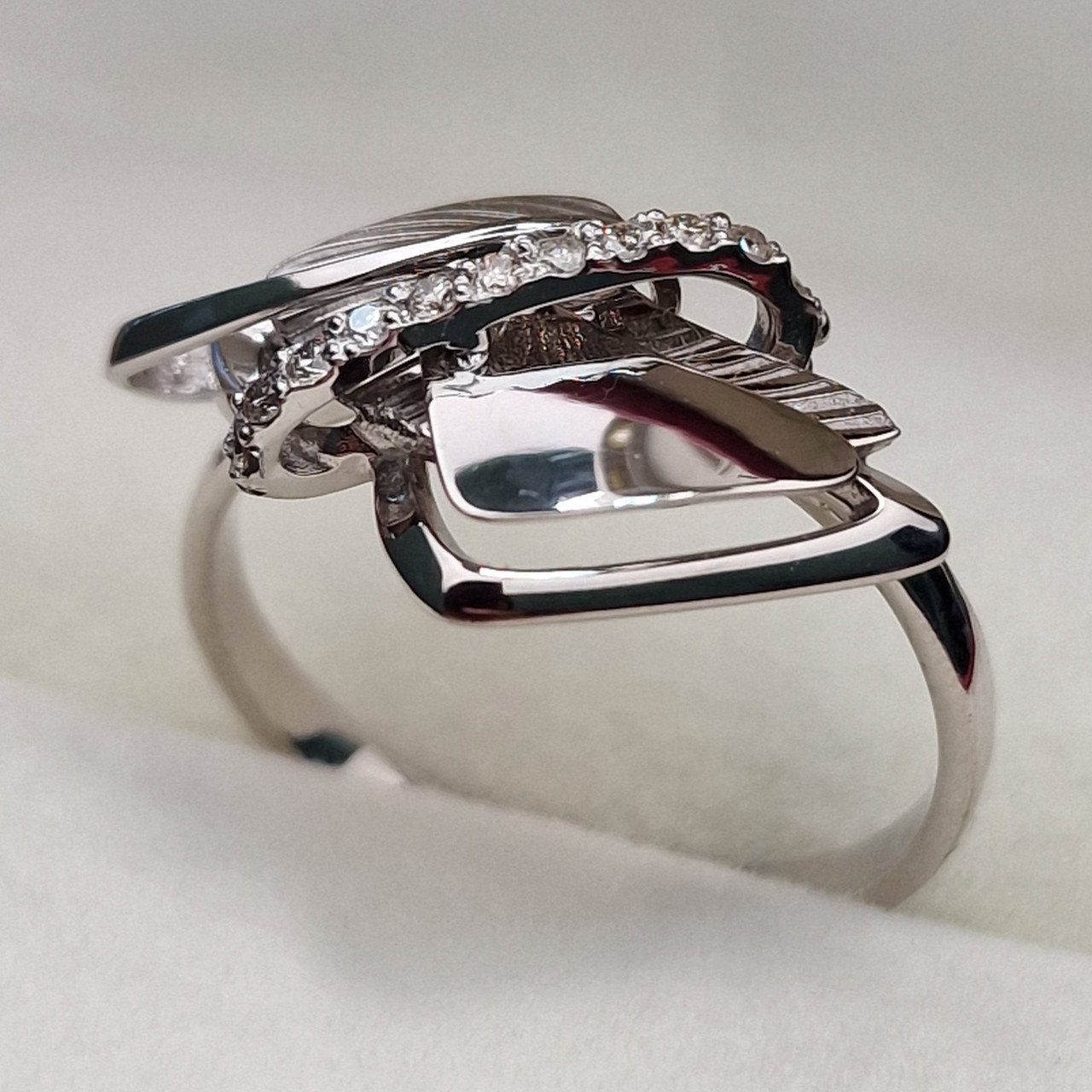 Кольцо Deimantas 102927632 17,5р 2,71гр 0,103ct. купить,NaN