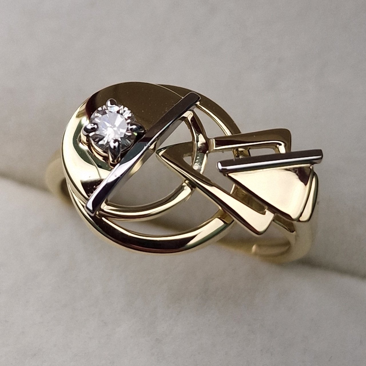 Кольцо Deimantas 102927619 17р 2,85гр 0,12ct. купить,NaN