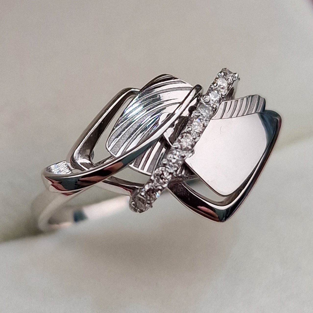 Кольцо Deimantas 102927632 17,5р 2,71гр 0,103ct. купить,NaN