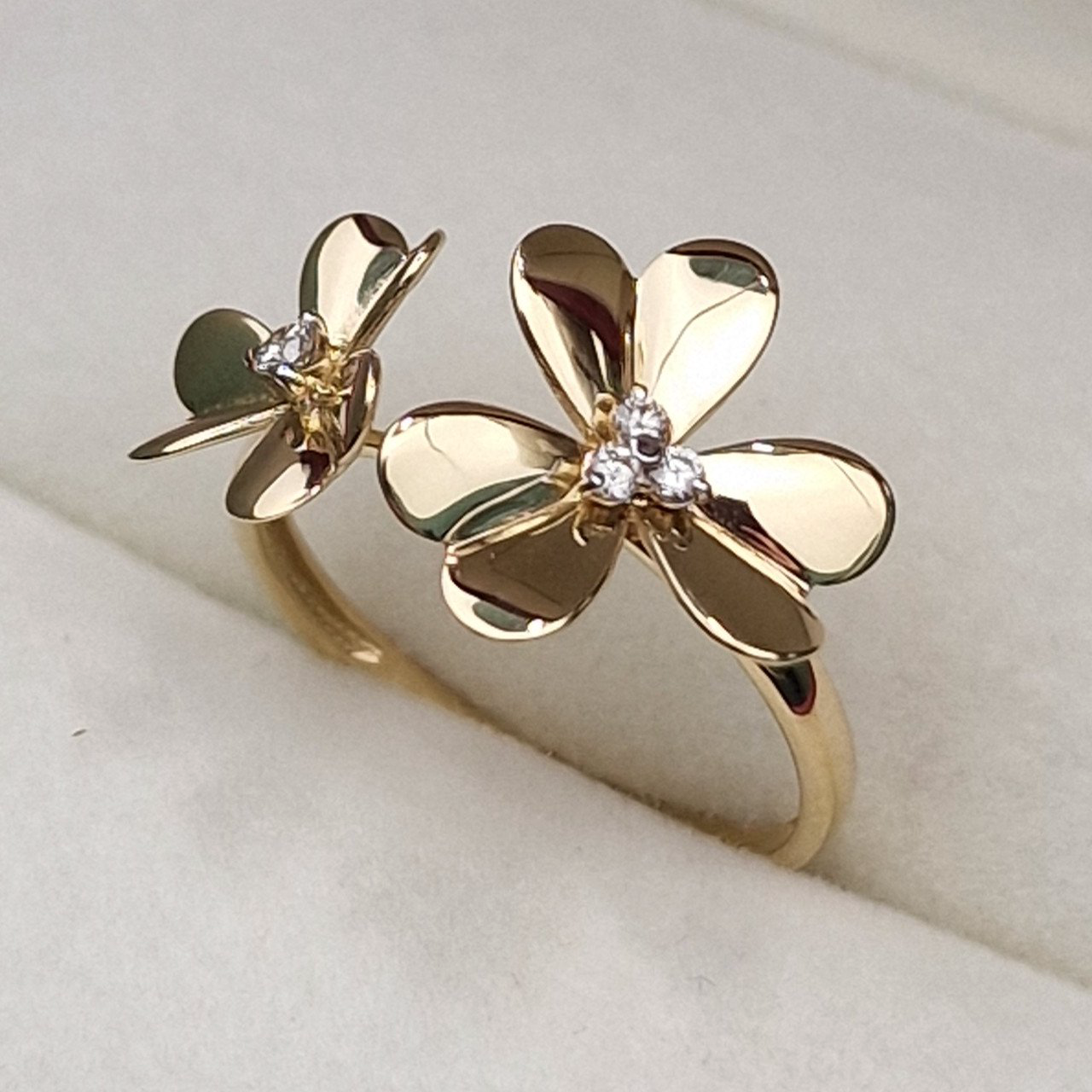 Кольцо Deimantas 103117629 16,5р 1,86гр 0,041ct. купить,NaN