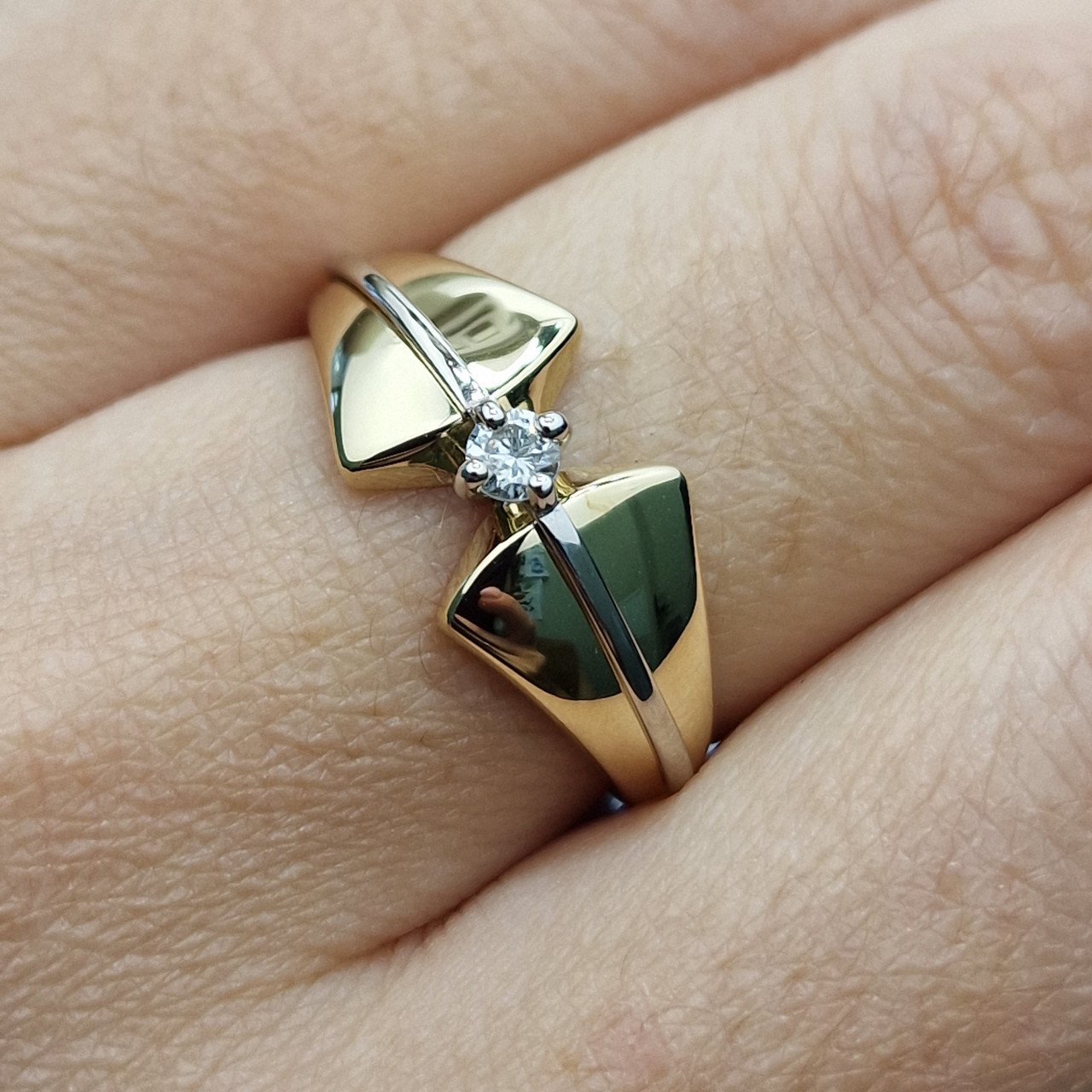 Кольцо Deimantas 103119054 18,5р 2,13гр 0,1ct. купить,NaN