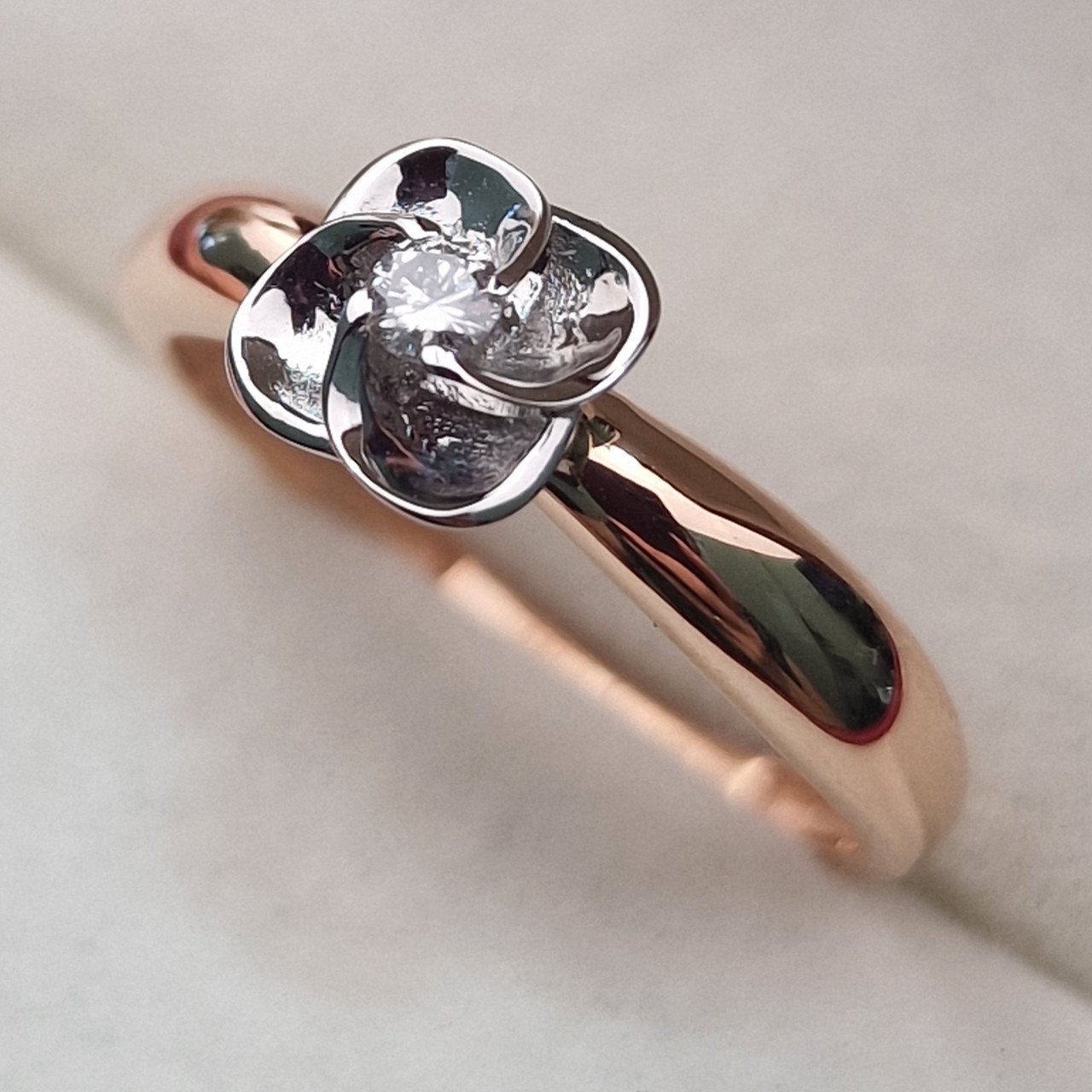 Кольцо Deimantas 103119181 17р 2,04гр 0,057ct. купить,NaN